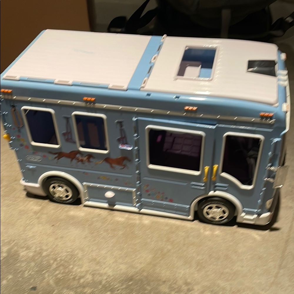 Vintage Breyer Horse Cruiser Trailer RV Retired Toy - $60 (2008)